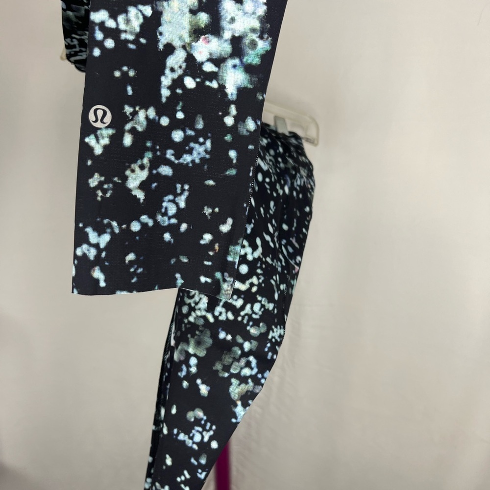 lululemon athletica crop sz 4 - Picture 3 of 6